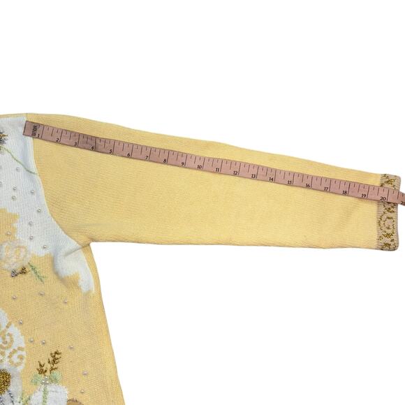 Father Christmas Holiday Butter Yellow Sweater Womens S Embroidered Art To Wear - Picture 10 of 10